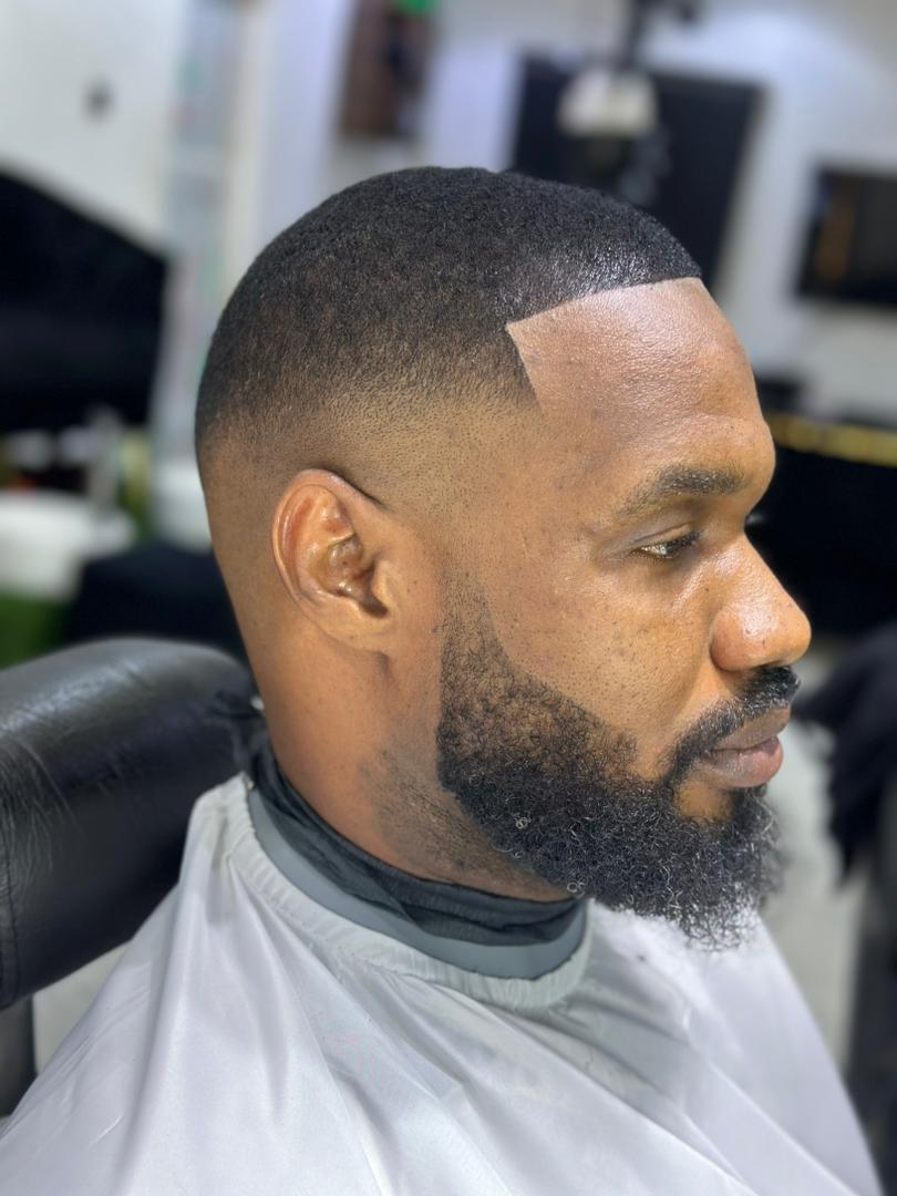 Beard Sculpt & Sharp Line Up